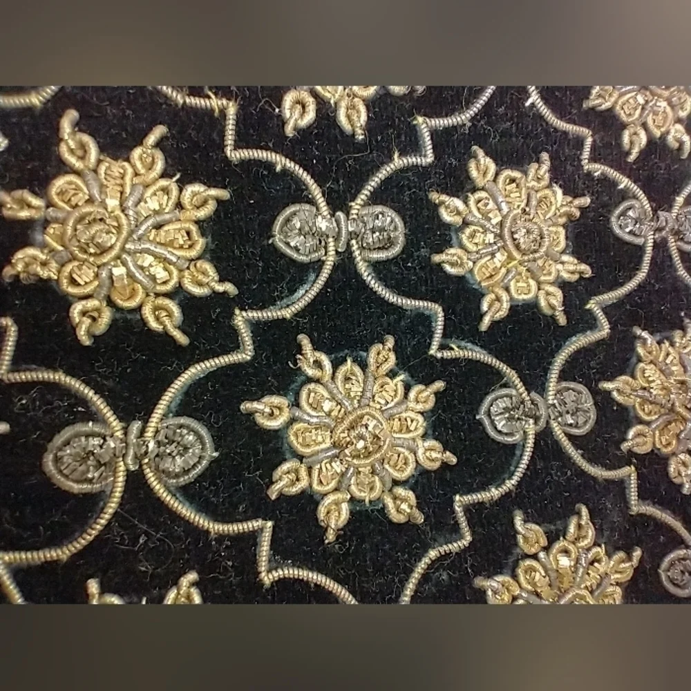 VINTAGE SNAP HINGE EVENING CLUTCH
